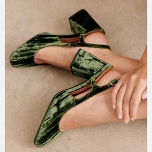 Sezane green velvet slingback NWOT